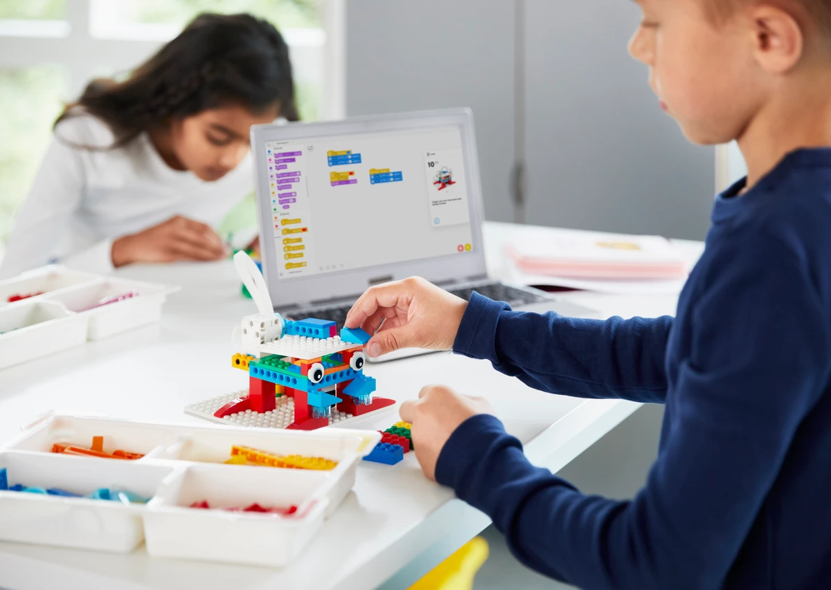 Kidzwhiz LEGO SPIKE Essential Robotics